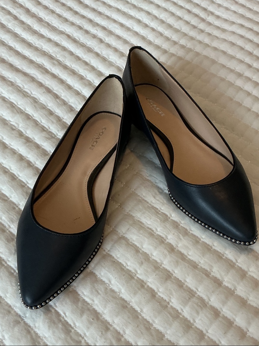 Coach Classic Navy 7 Viviana BeadChain Skinner Flats - Picture 10 of 10